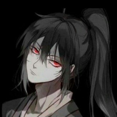 女子亲宝宝脚丫嘴唇肿成香肠
